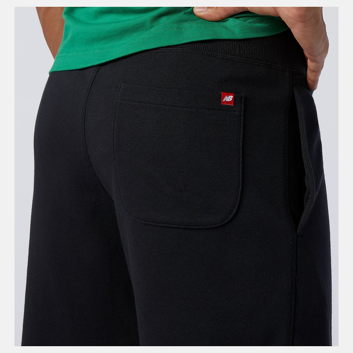 New Balance Discount - NB Essentials Stacked Logo Short