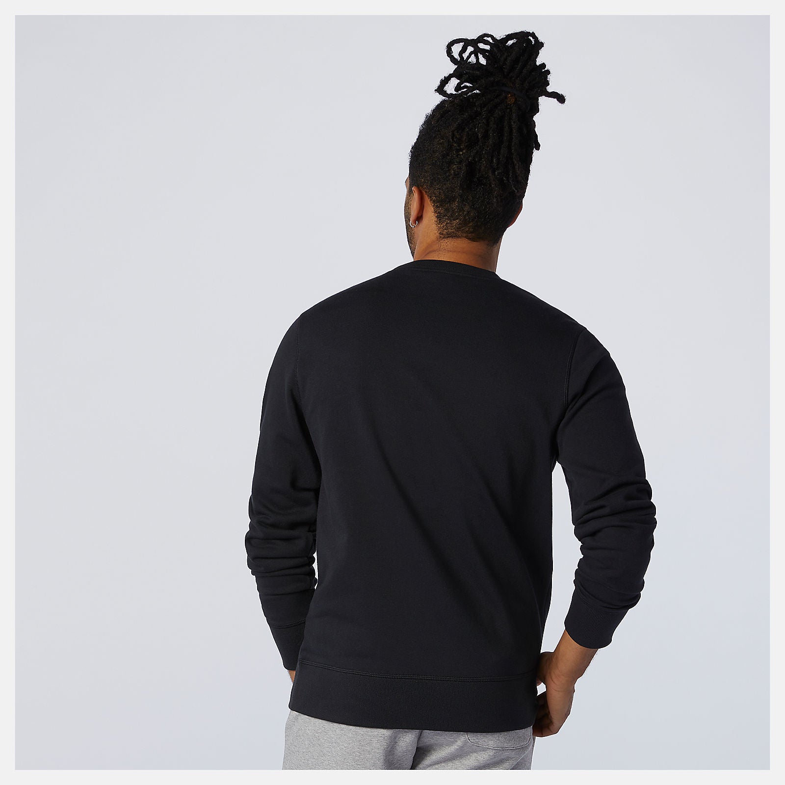 New Balance US - NB Essentials Stacked Logo Crew