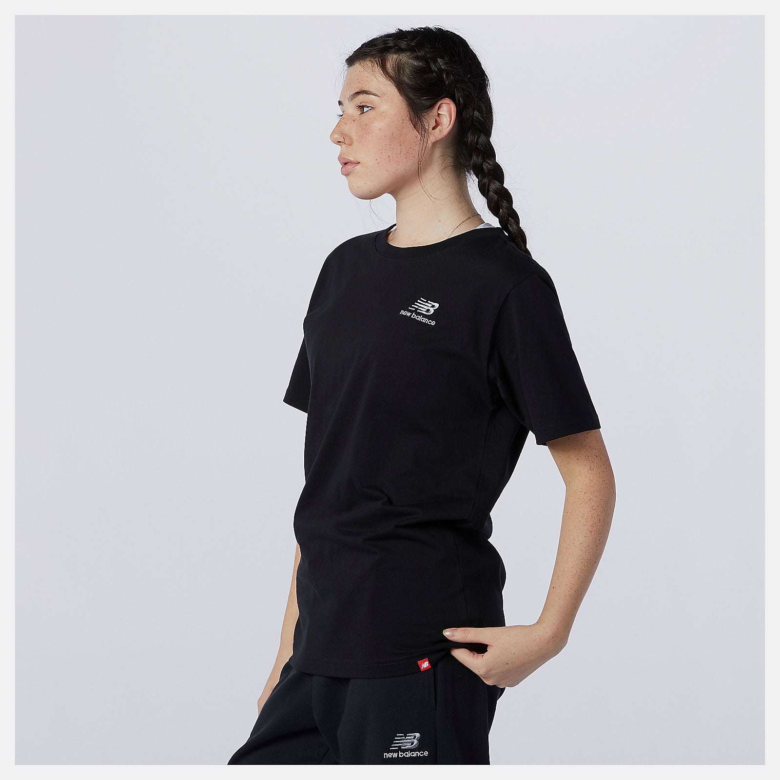 New Balance Outlet - NB Essentials Embroidered Tee