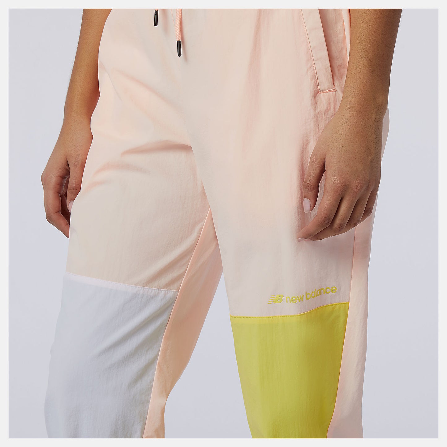 New Balance US - Sport Style Optiks Woven Pant