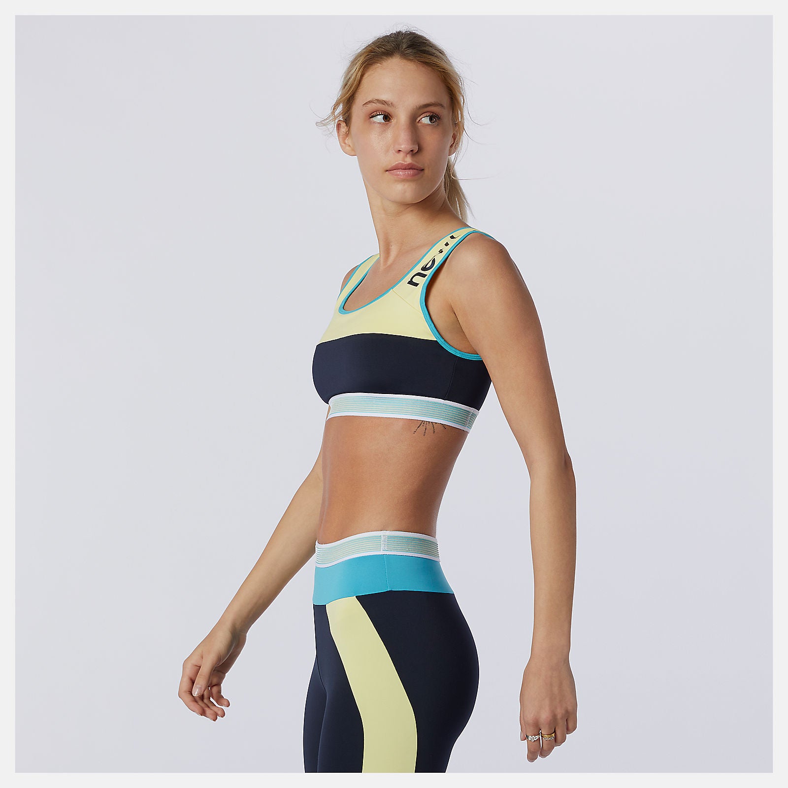 New Balance Outlet - Achiever Remix Crop Top