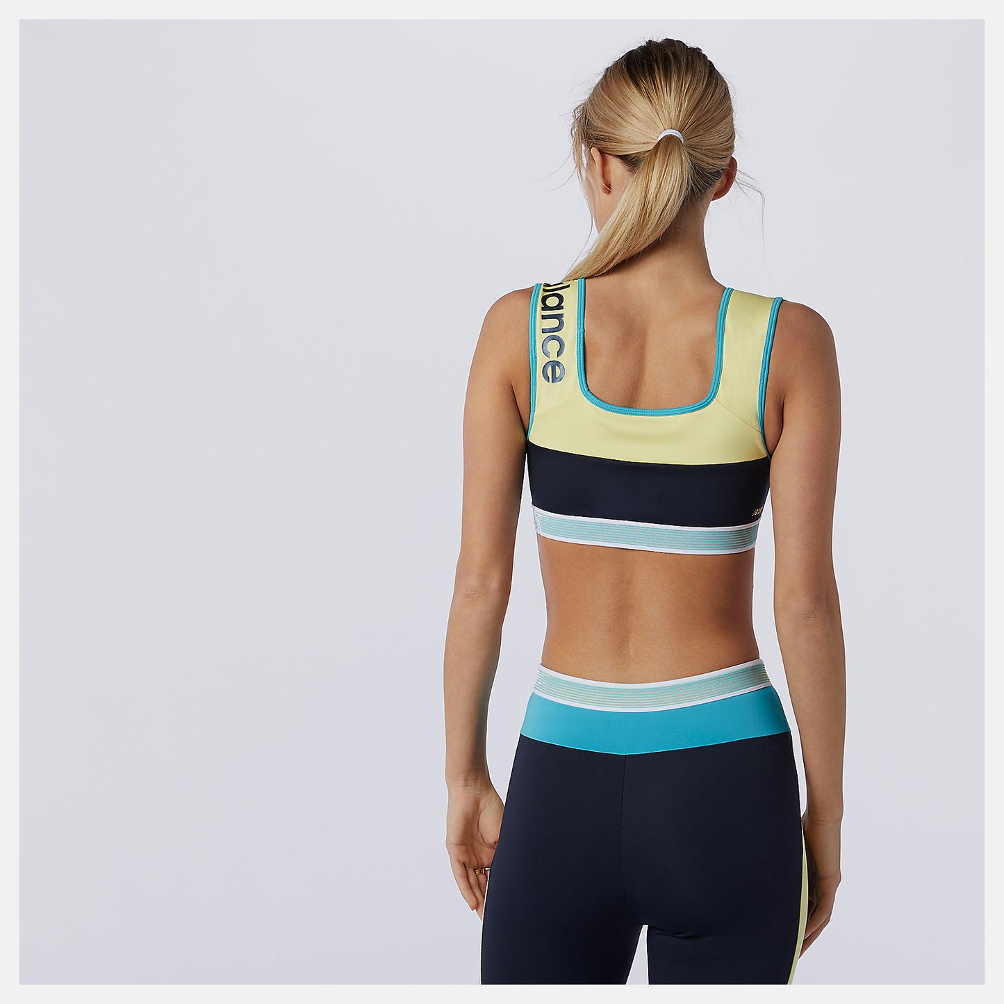 New Balance Outlet - Achiever Remix Crop Top