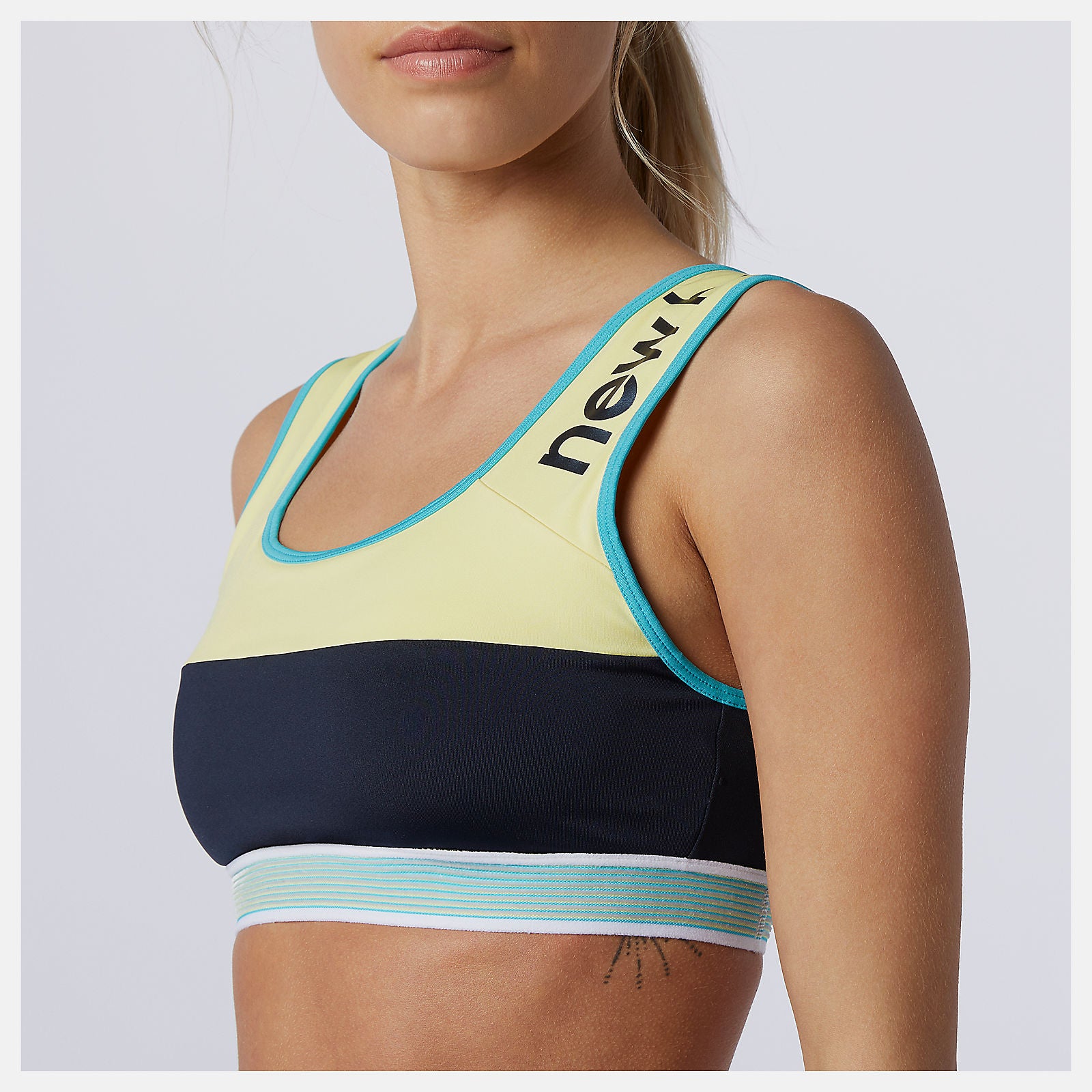 New Balance Outlet - Achiever Remix Crop Top