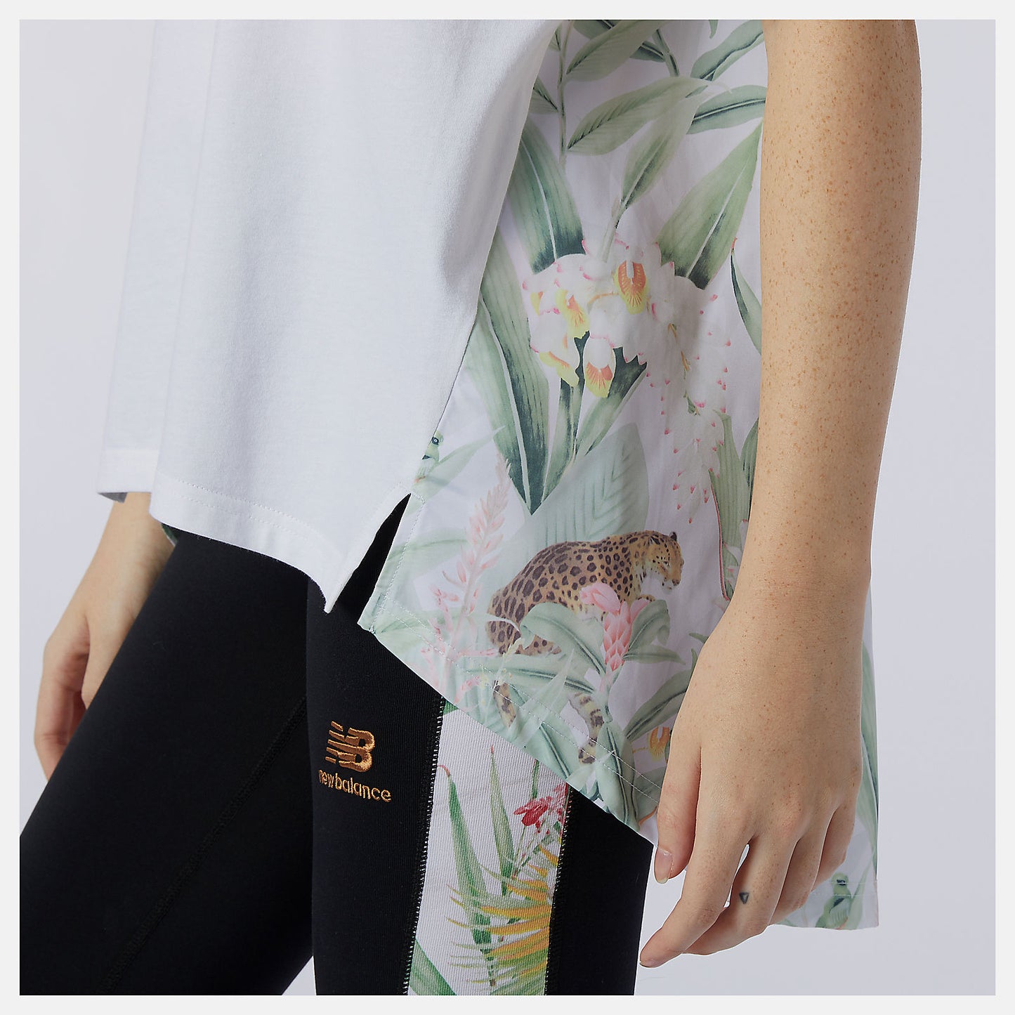 New Balance US - NB Essentials Botanical Knit Woven Mix Tee